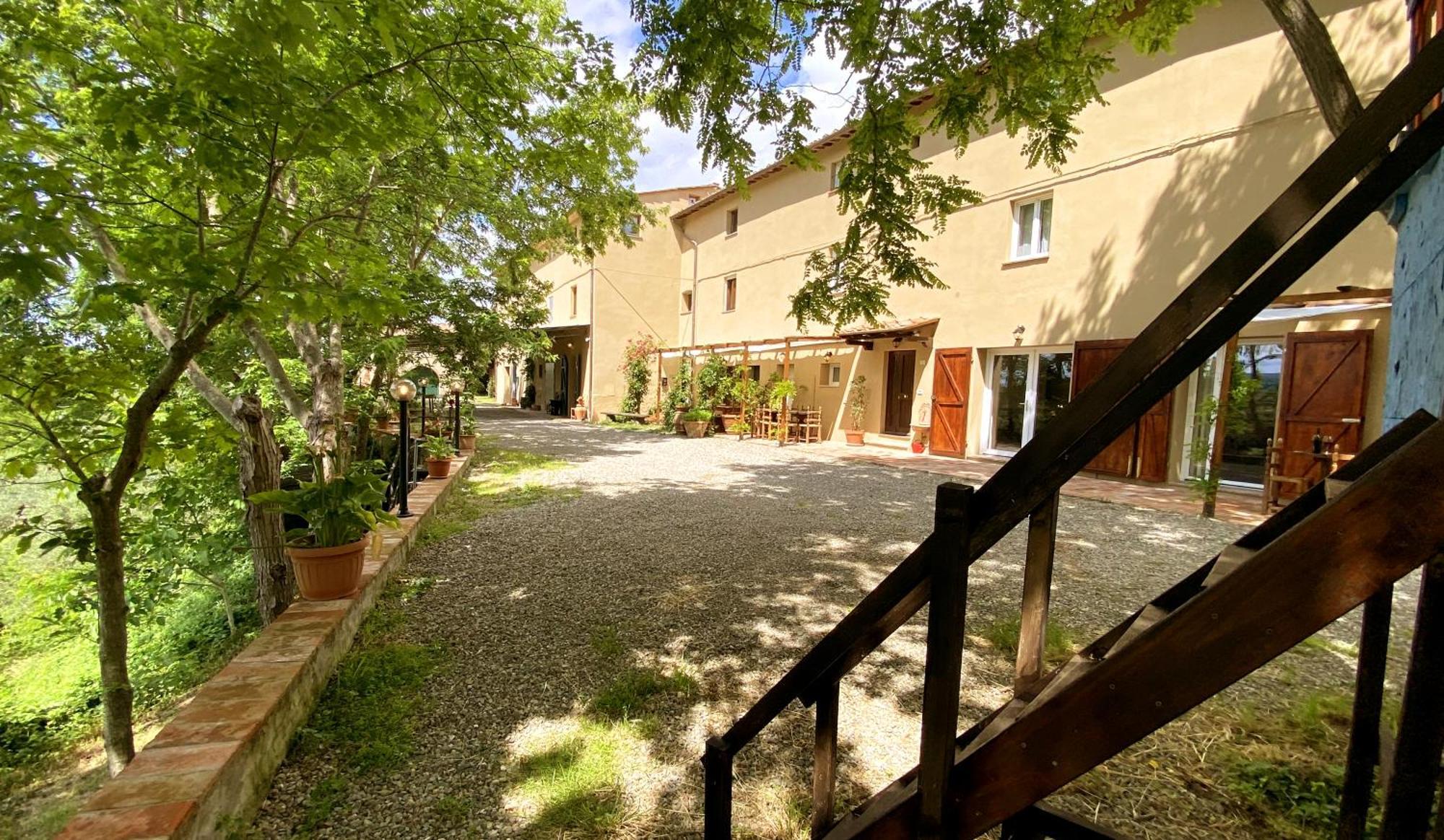 La Tonnaia Apartment Lari Exterior photo